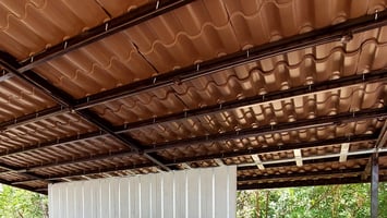 Construye de manera eficiente y logra superar tus objetivos con SYNTEC Teja Aislante