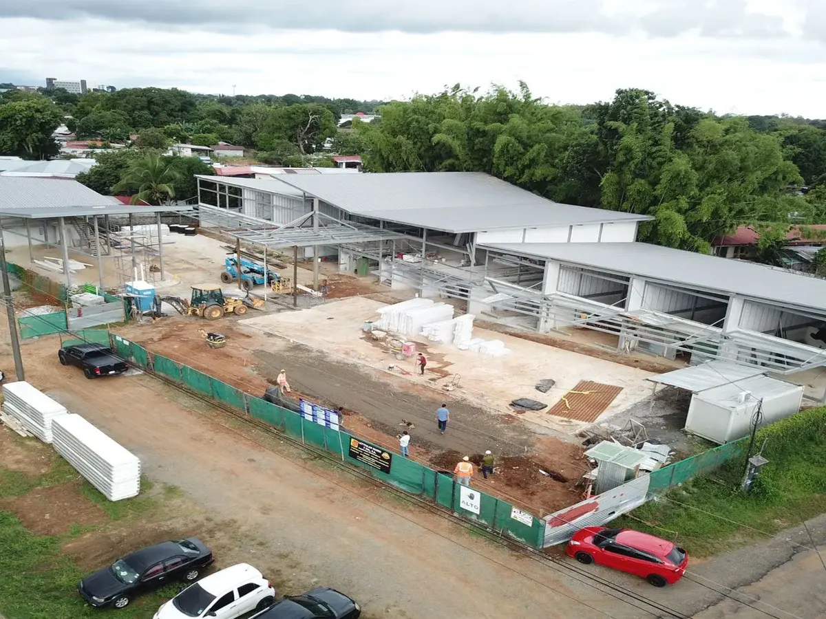 Construimos Plaza Wemo en 1 mes: eficiencia técnica que transforma obras comerciales